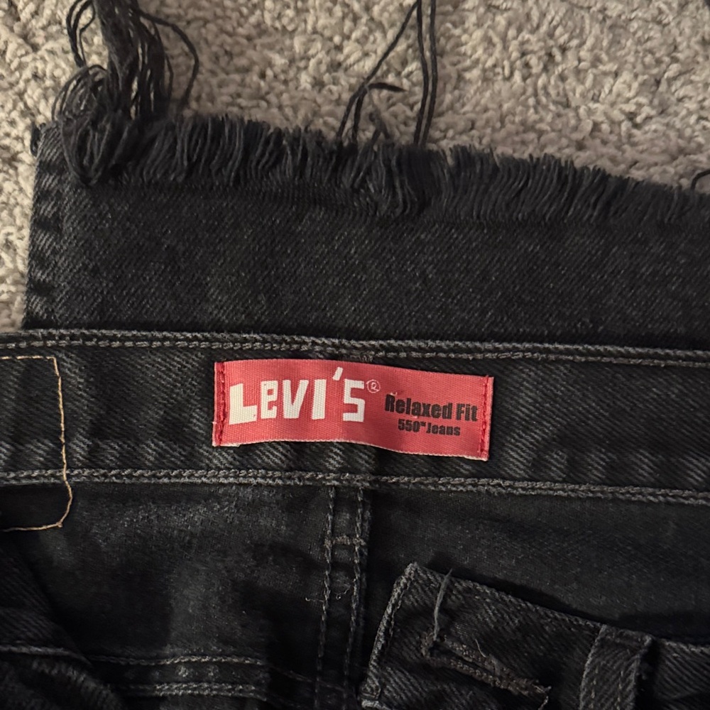 Levi's Black Relaxed Fit Jeans with Frayed Hem - Picture 2 of 6